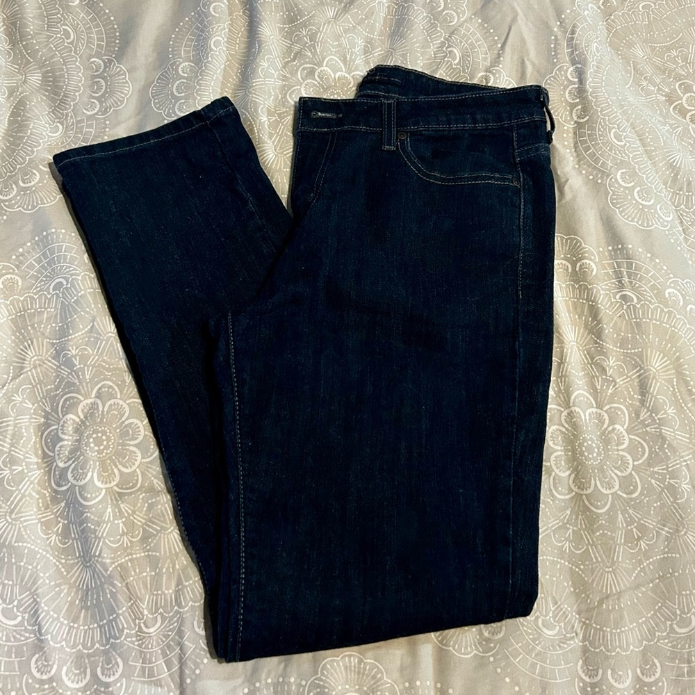 Levi’s mid rise skinny jean